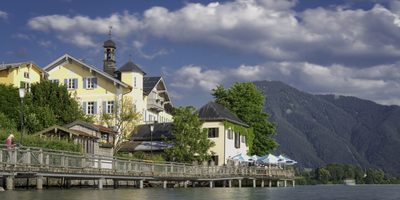 Die Seepromenade in Tegernsee Stadt, © Der Tegernsee, Dietmar Denger