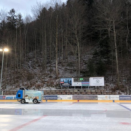 Eislaufen nur 1km entfernt, © im-web.de/ Tourist Information Tegernsee