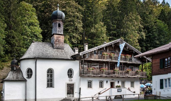 altes-bad_kirche-zum-heiligen-kreuz_wildbad-kreuth, © Der Tegernsee (Sabine Ziegler-Musiol)