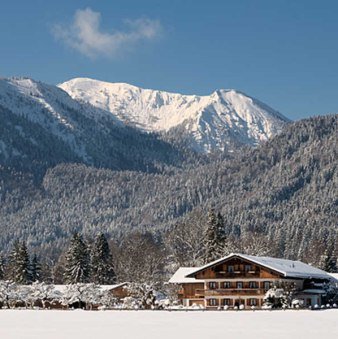 https://d1pgrp37iul3tg.cloudfront.net/objekt2_pics/obj_full_32185_001.jpg, © im-web.de/ Tourist-Information Rottach-Egern