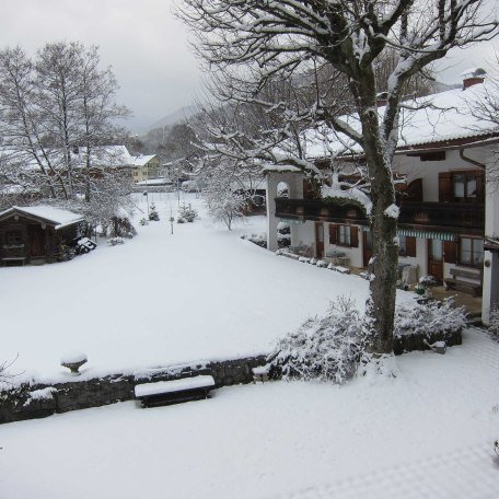 winterlicher Garten 2, © im-web.de/ Tourist-Information Rottach-Egern