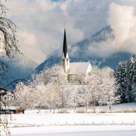 Kirche Maria Himmelfahrt, © Gästehaus Gartenheim am Tegernsee