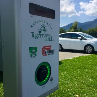 Ladestation für E-Auto an der Naturkäserei Kreuth, © Naturkäserei Tegernseer Land