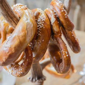 Brezel, © Der Tegernsee, Foto: Christoph Schempershofe