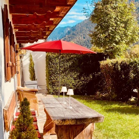 Terrasse Süden mit Bergblick, © Foto Lisa Seifert