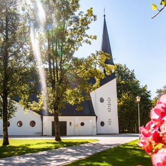 Evang. Auferstehungskirche Rottach-Egern, © Der Tegernsee, Sabine Ziegler-Musiol