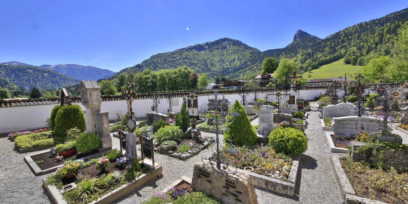 Kirchenfriedhof Kreuth, © DER TEGERNSEE