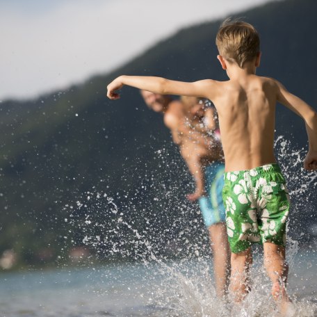 Baden am Tegernsee - Wasserspritzen, © Hansi Heckmair