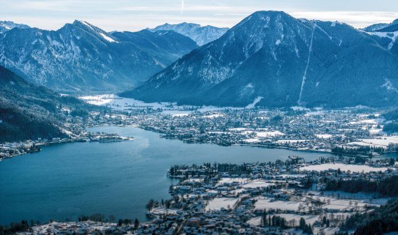 Schmankerl und musikalisch umrahmter Funkenzauber, © Der Tegernsee